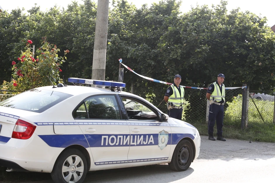 СЕ СКРИЛ ЗАД ДРВО, ПА ПУКАЛ ВРЗ ЧОВЕК КОЈ ЈА ОРАЛ НИВАТА! Еве колкава казна доби 74-годишникот