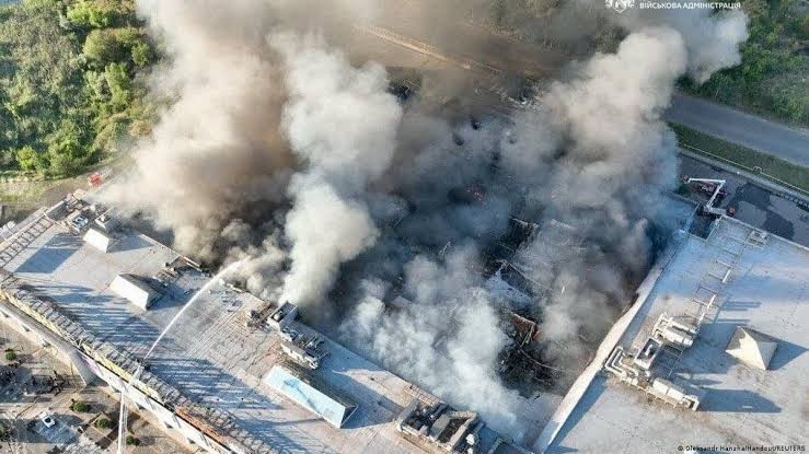 ШОК ВО УКРАИНА: 16 загинати во нападот врз трговски центар – се истражува дали можеле да бидат спасени, зошто немало евакуација?