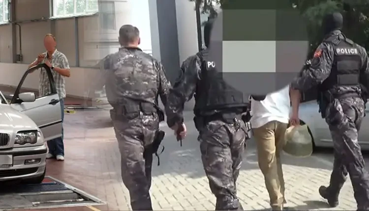 ПОЛИЦИЈАТА ИСТРАЖУВА: Провалено во технички преглед, банка и канцеларија на МВР