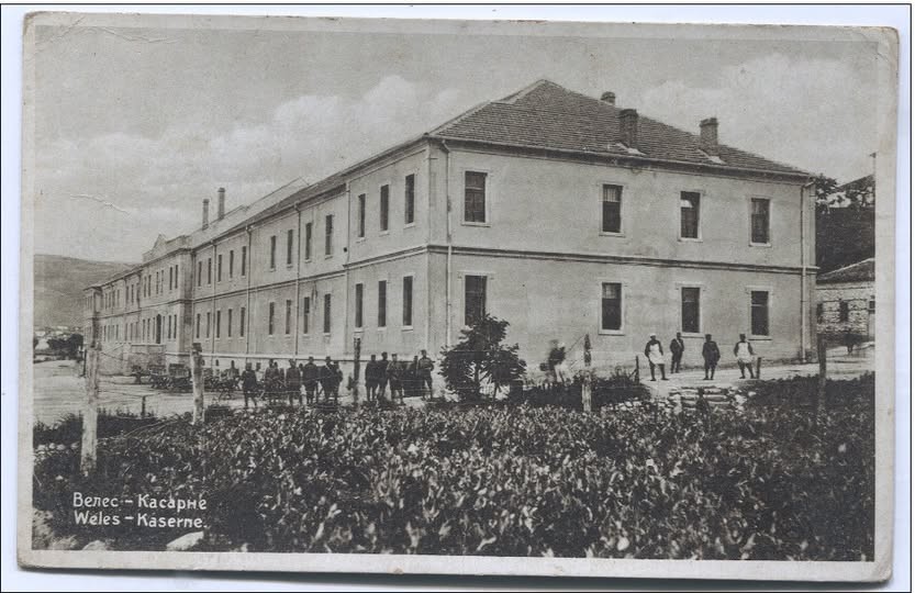(ФОТО) ВЕЛЕШКАТА КАСАРНА ВО ВРЕМЕТО НА ЈУГОСЛАВИЈА: Младоста помината во униформа, строеви, војнички соби и другарства што траеле цел живот