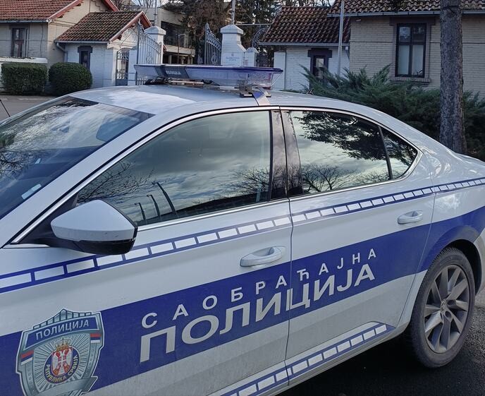 ТЕШКА НЕСРЕЌА: Шест деца и нивната мајка повредени, две деца се борат за живот