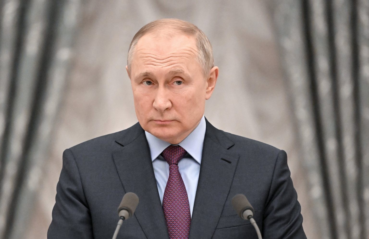 Путин потпиша закон што носи сериозни ограничувања за Русите надвор од земјата