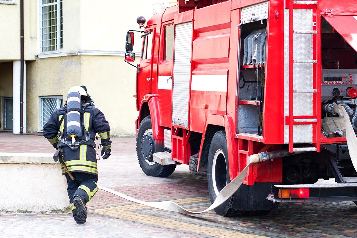ТРАГЕДИЈА ВО МАКЕДОНИЈА: По гаснењето на пожарот во стан пронајдено тело на 37-годишен маж!