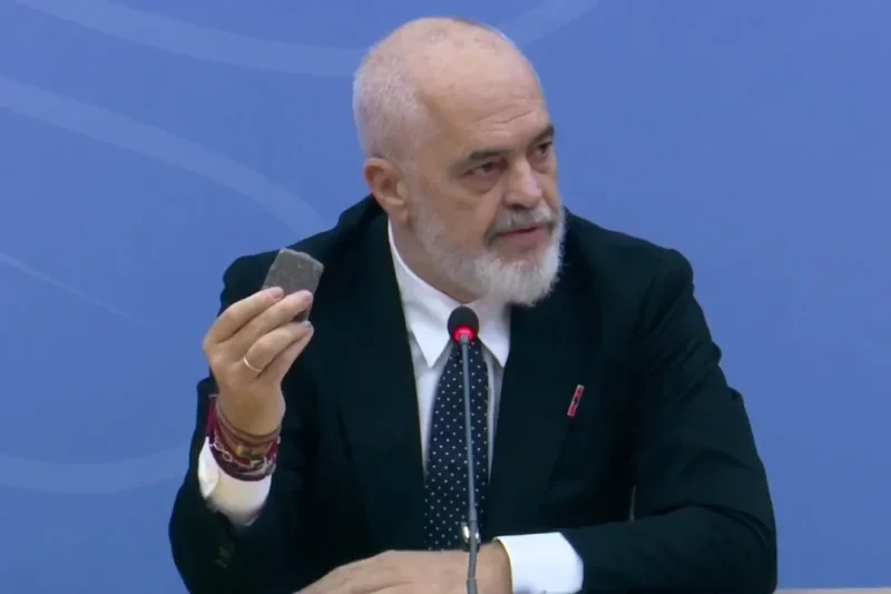 РАМА СО ПАРИ ЗА ПОЛИЦАЈЦИТЕ ПО НАСИЛНИТЕ ПРОТЕСТИ: Вети по 2.500 евра за секој што бил на првата линија!