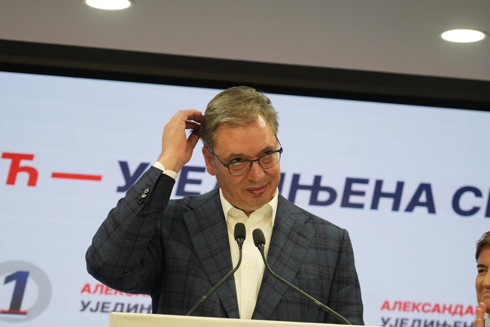 Што се случуваше со Вучиќ додека го признаваше поразот? Експертка го анализираше неговиот настап: „Ранетиот ѕвер е најопасен“