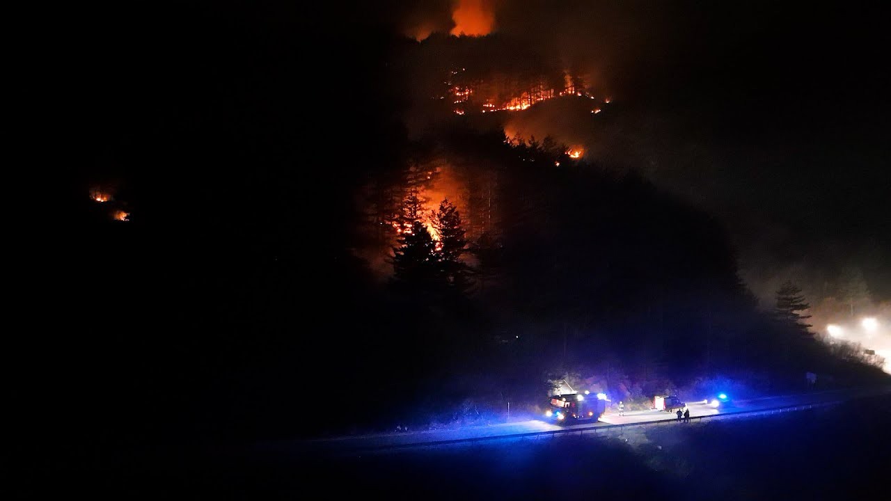 САРАЕВО ПОД ОГНЕН УДАР: Голем пожар беснее над градот - еве колку лица се евакуирани!