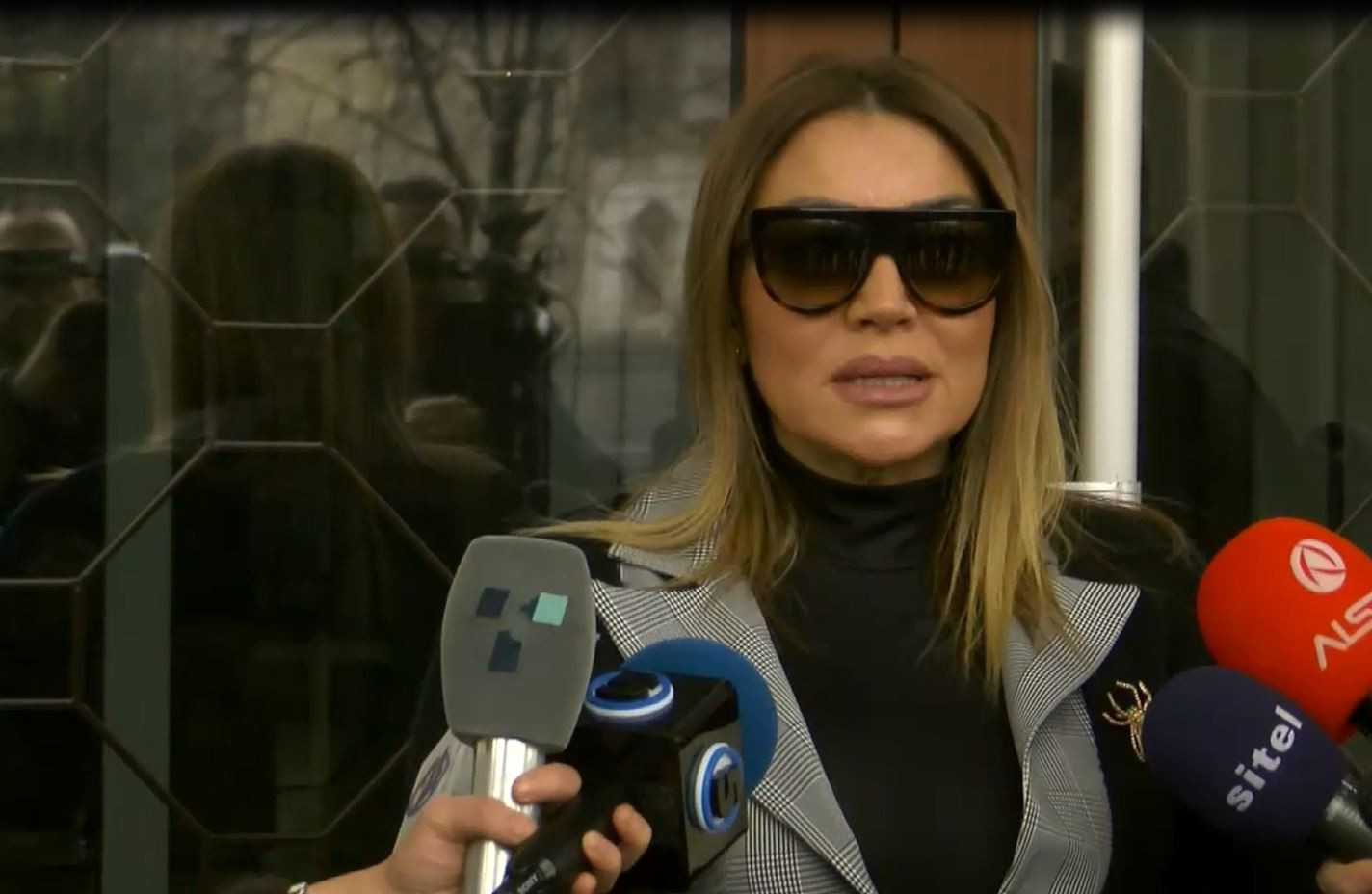 „ВИЕ НЕ СТЕ ДЕЦА, ТУКУ МОНСТРУМИ!“ - Реакцијата на Лила Филиповска по бурталното врсничко насилство во Аеродром!