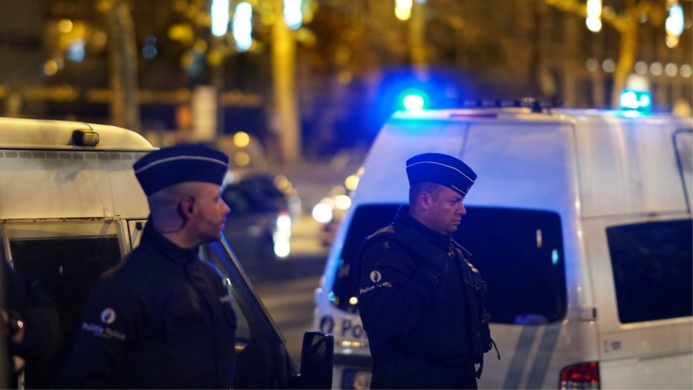 Полицаец осомничен за шпионажа за Кина и Русија