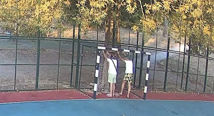 Повторно вандализам во Велес: Уништена опрема на спортски терен наменет за деца и млади (ВИДЕО)