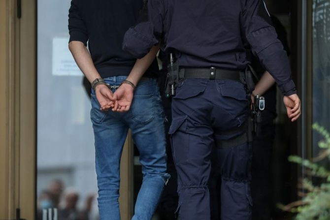 Голема истрага во здравството: Приведени лекари и извршени претреси на пет локации