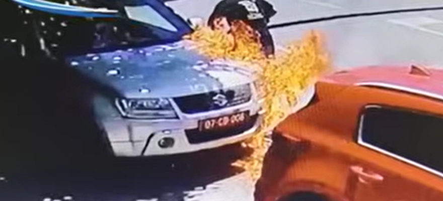 (ВИДЕО) Снимка од палењето на дипломатските возила во Скопје ја шокира јавноста