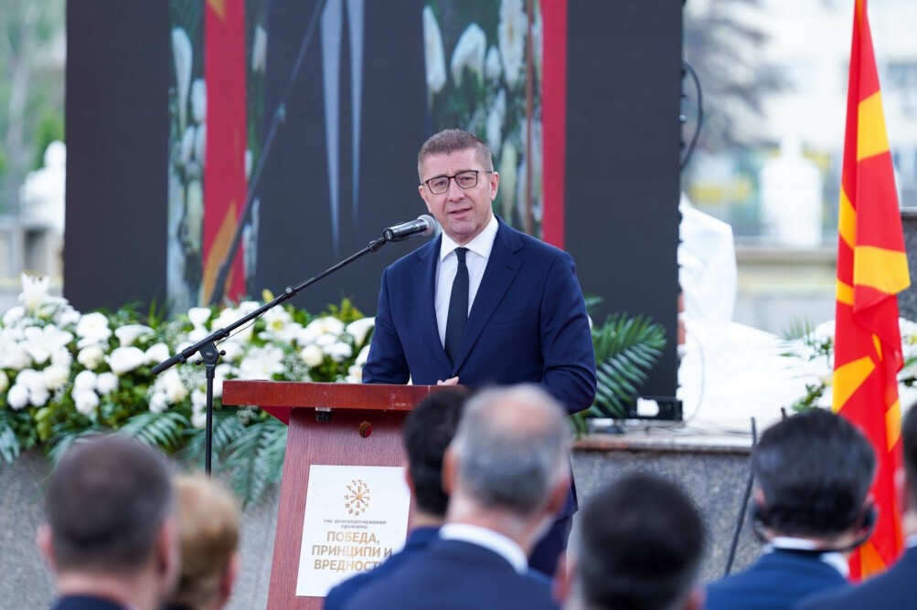 МИЦКОВСКИ СО СИЛНА ПОРАКА: Пазар со идентитетот никогаш нема да правам!
