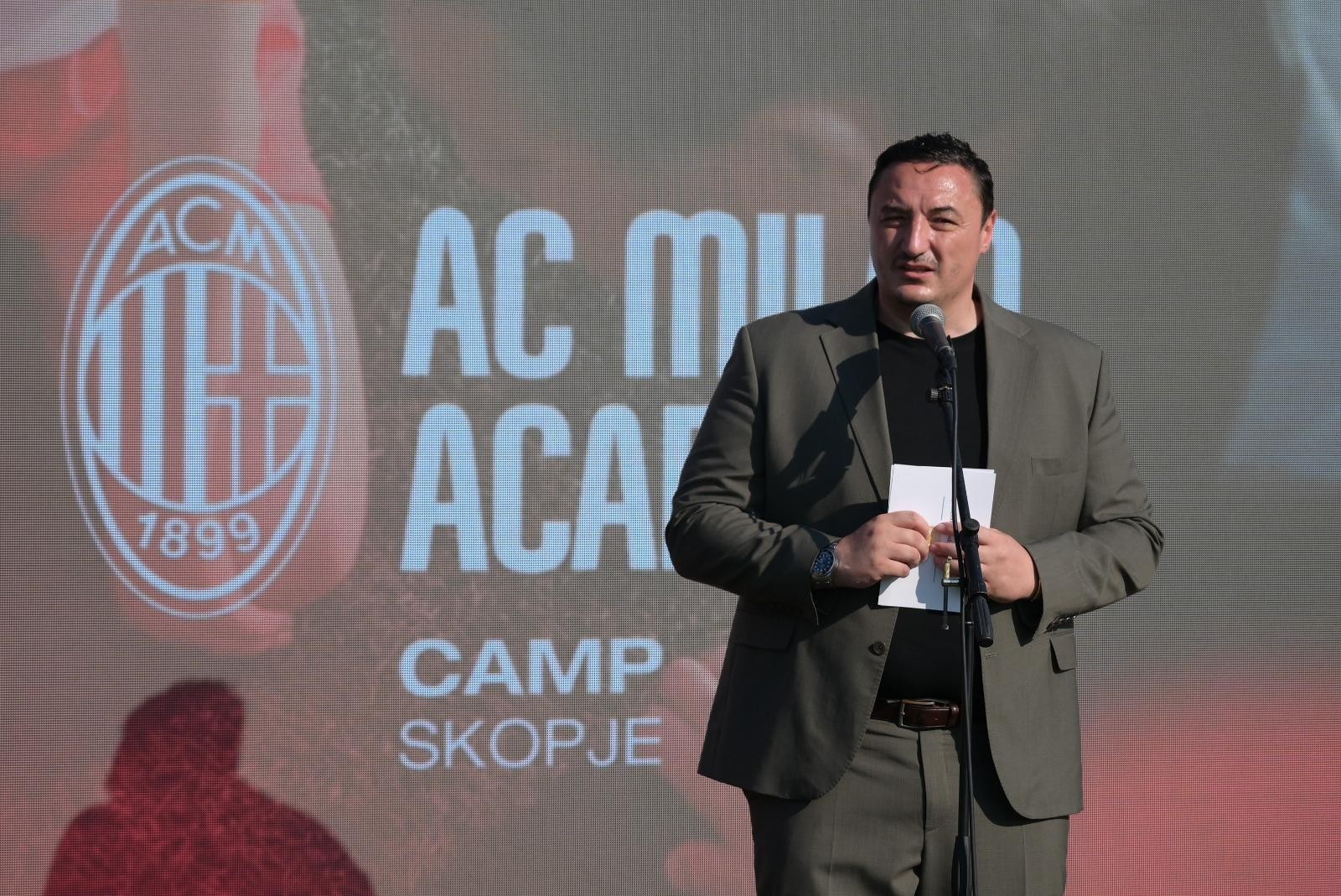 Министерот Ристовски на отворањето на младинскиот фудбалски камп на AC Milan во Скопје – Ова е ретка можност за нашите млади спортисти да учат од европските гиганти