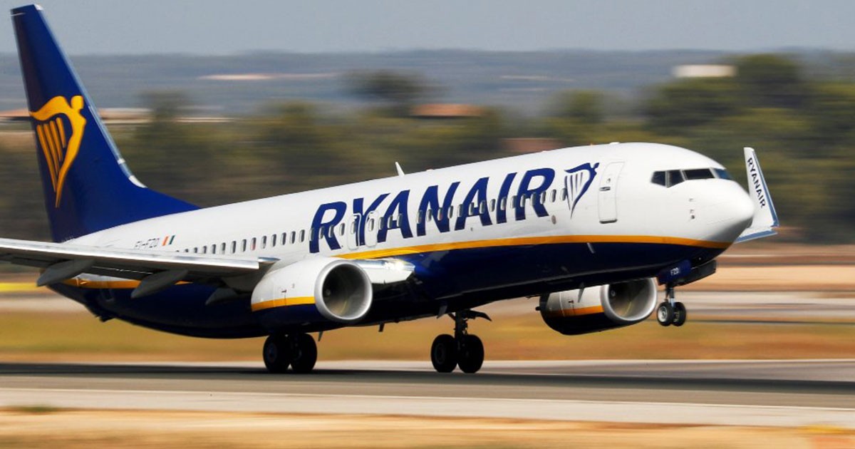 ГОЛЕМ УДАР ЗА ПАТНИЦИТЕ: „Ryanair“ ја напушта базата во Солун - ова се линииите што се укинуваат!